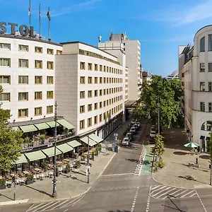 Otel Bristol, Berlin