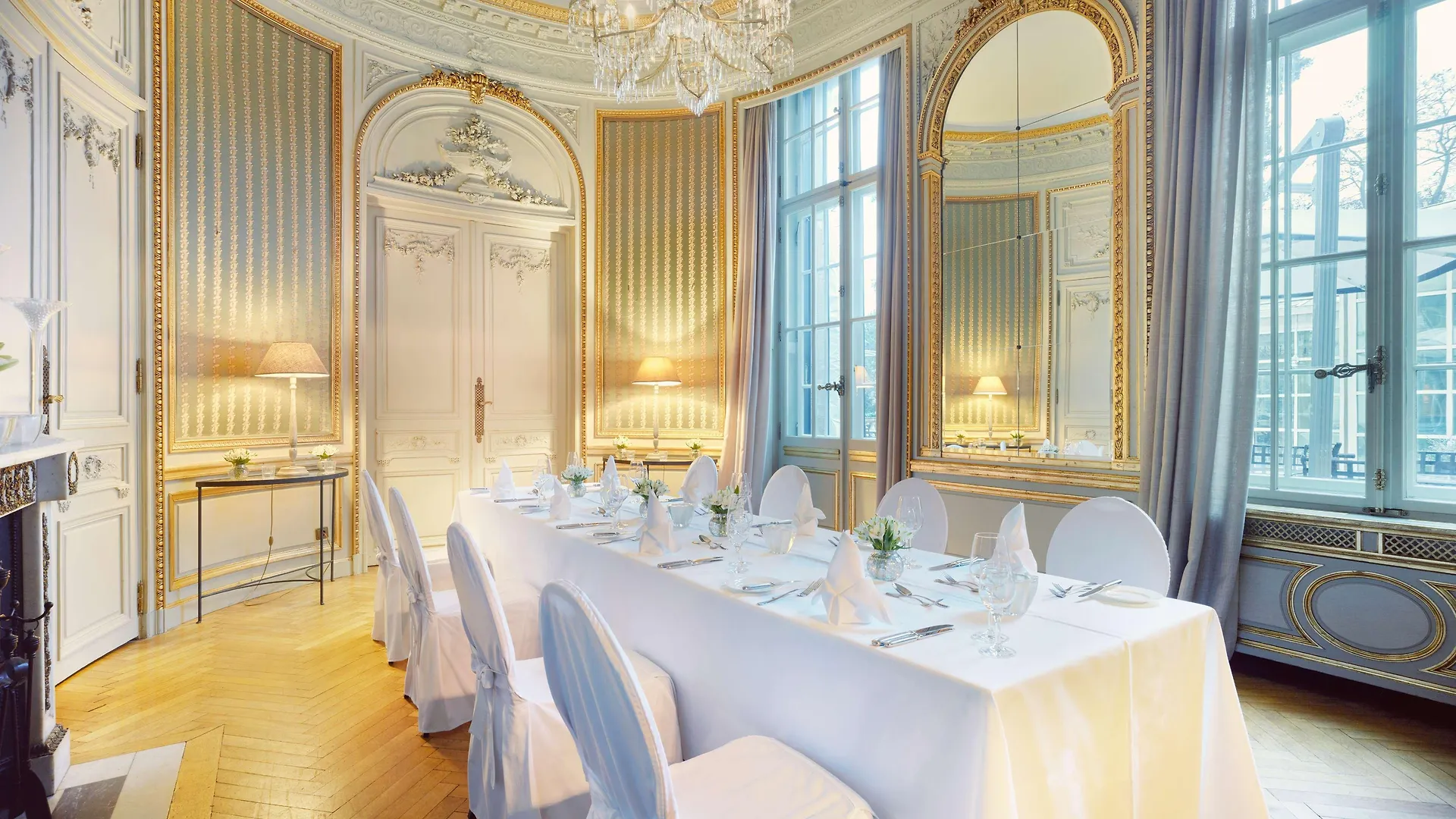 Schlosshotel Berlin by Patrick Hellmann