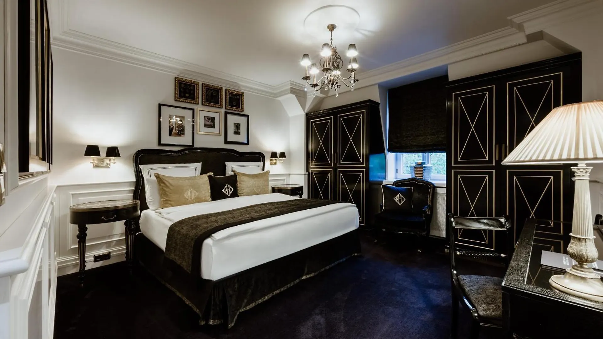 Schlosshotel Berlin by Patrick Hellmann