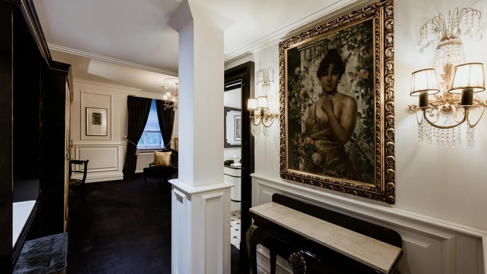 Hotel Schlosshotel Berlin by Patrick Hellmann
