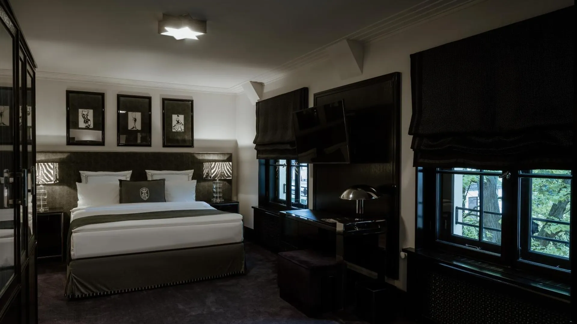 Schlosshotel Berlin by Patrick Hellmann Hotel