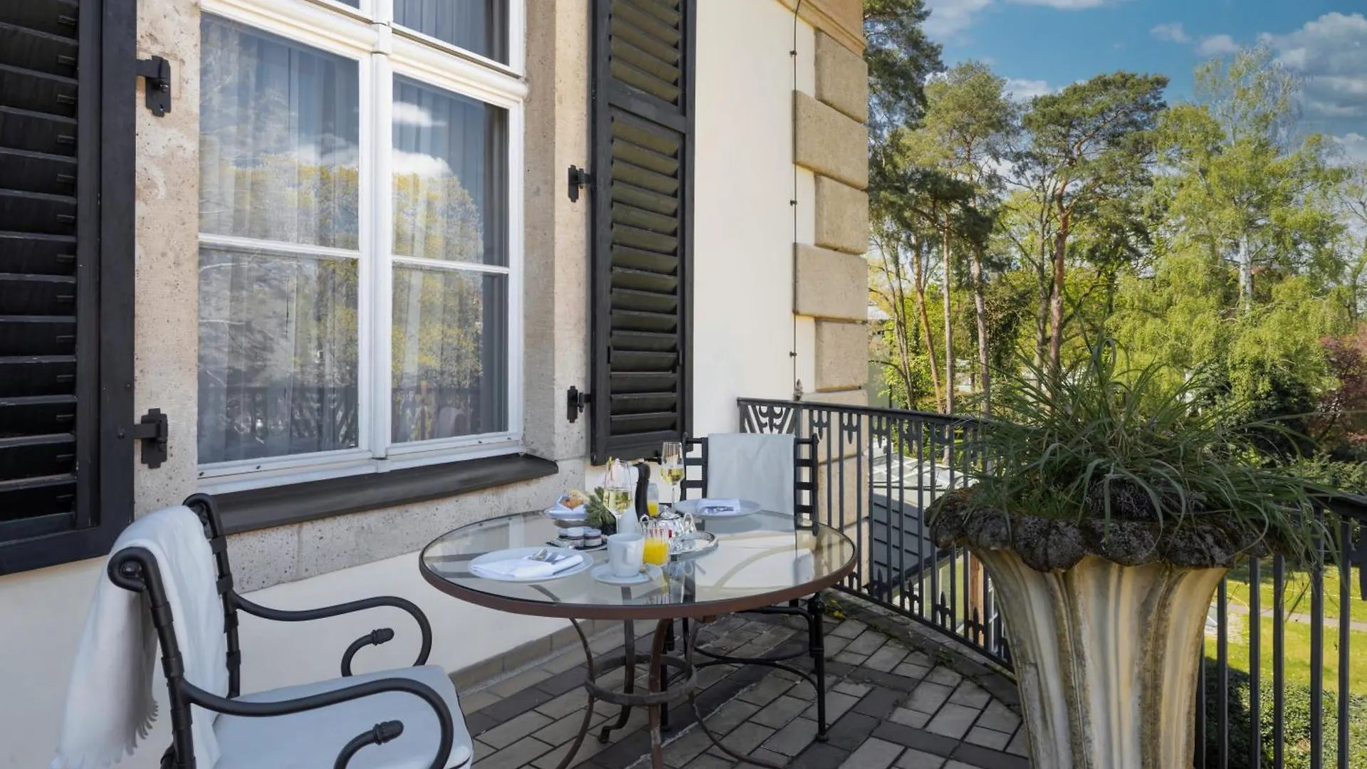 Hotel Schlosshotel Berlin by Patrick Hellmann